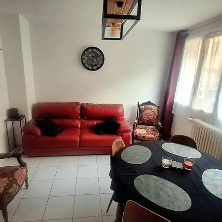 Avec Parking Каркассон