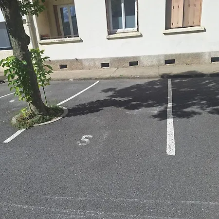 Avec Parking アパート *
